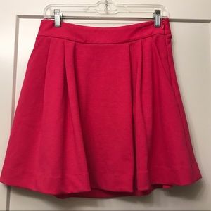 Pink soft skirt with pockets!